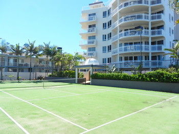 Beachside Resort - Kawana Waters - Accommodation NT 23