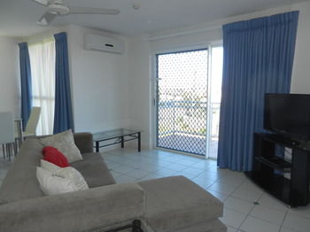 Beachside Resort - Kawana Waters - Accommodation NT 31