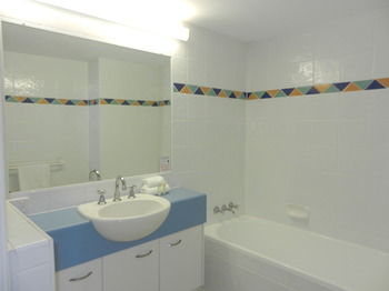 Beachside Resort - Kawana Waters - Accommodation NT 38