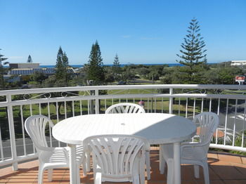 Beachside Resort - Kawana Waters - Accommodation NT 39