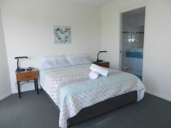 Beachside Resort - Kawana Waters - Accommodation NT 46