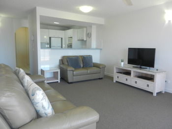 Beachside Resort - Kawana Waters - Accommodation NT 49