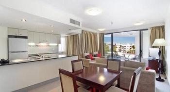 OVR Caloundra - Accommodation NT 10