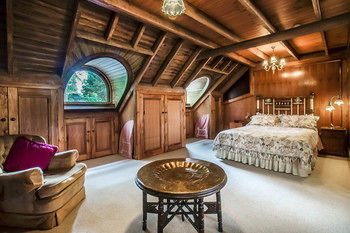 A Camelot Tower & Penthouse - NT Tourism 32