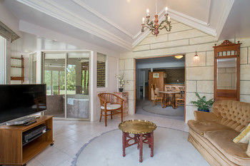 A Camelot Tower & Penthouse - NT Tourism 43