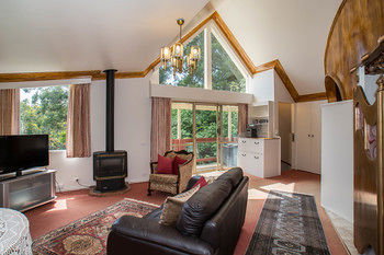 A Camelot Tower & Penthouse - NT Tourism 45