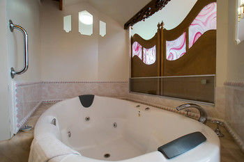 A Camelot Tower & Penthouse - NT Tourism 51