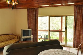 A Camelot Tower & Penthouse - NT Tourism 10