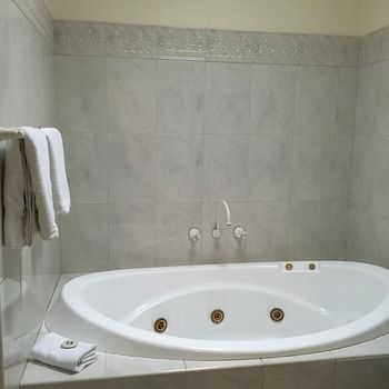 Eltham Gateway Hotel - Accommodation NT 16