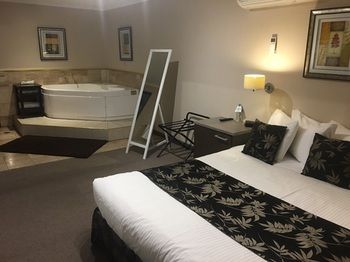 Eltham Gateway Hotel - Accommodation NT 52