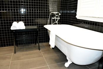 Middle Park Hotel - Accommodation NT 13
