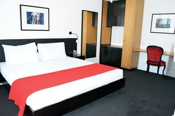 Middle Park Hotel - Accommodation NT 21