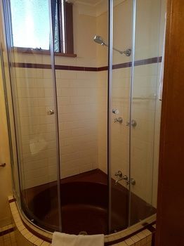 Hotel Avonleigh - Accommodation NT 43