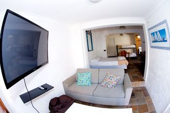 Manly Oceanside - NT Tourism 1