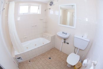 Manly Oceanside - NT Tourism 4