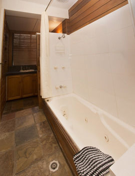 Manly Oceanside - NT Tourism 35