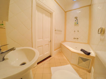 Manly Oceanside - NT Tourism 76