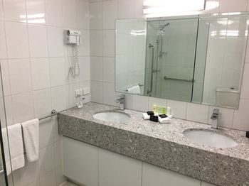 Kimberley Gardens Hotel & Serviced Apartments - Accommodation NT 8