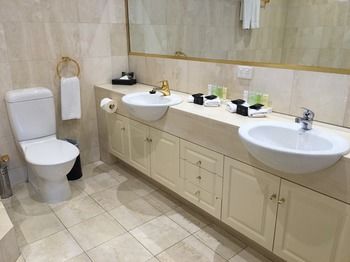 Kimberley Gardens Hotel & Serviced Apartments - Accommodation NT 24
