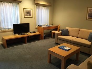 Kimberley Gardens Hotel & Serviced Apartments - Accommodation NT 26