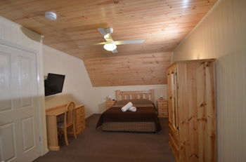 Black Gold Motel - NT Tourism 18