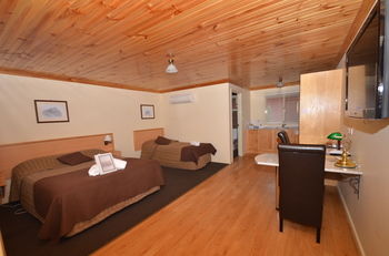 Black Gold Motel - NT Tourism 22