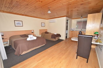 Black Gold Motel - NT Tourism 23