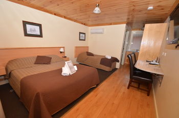 Black Gold Motel - NT Tourism 25