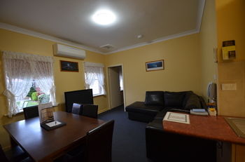 Black Gold Motel - NT Tourism 36