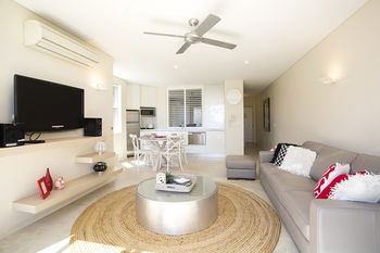 Maison Noosa Beachfront Resort - Accommodation NT 23