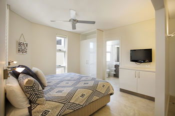 Maison Noosa Beachfront Resort - Accommodation NT 25