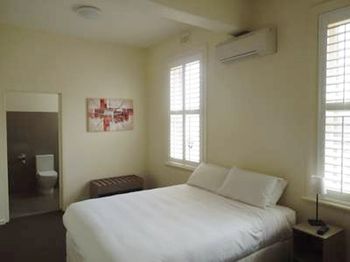 Naughtons Parkville Hotel - Accommodation NT 2