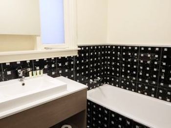 Naughtons Parkville Hotel - Accommodation NT 11