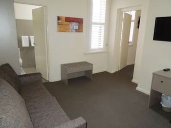 Naughtons Parkville Hotel - Accommodation NT 18