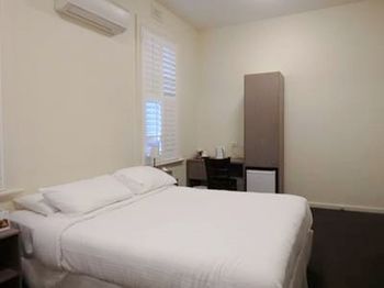 Naughtons Parkville Hotel - Accommodation NT 23