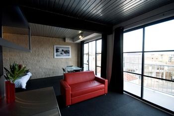 St Kilda Beach House @ Hotel Barkly - Hostel - Accommodation NT 6