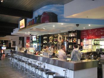 St Kilda Beach House @ Hotel Barkly - Hostel - Accommodation NT 26