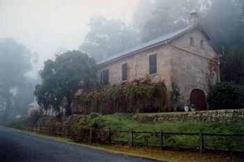 Tizzana Winery Bed & Breakfast - Accommodation NT 0