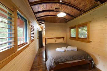 Glass House Mountains Ecolodge - Accommodation NT 15