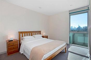 Astra Apartments - St Kilda Rd - Accommodation NT 10
