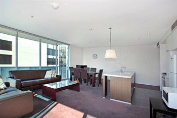 Astra Apartments - St Kilda Rd - Accommodation NT 16