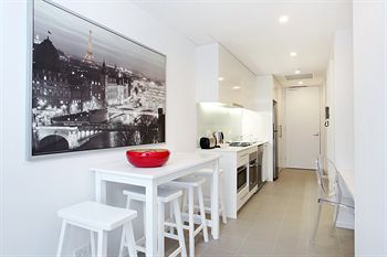 ALT Tower Serviced Apartments - Accommodation NT 3