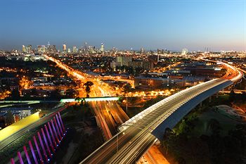 ALT Tower Serviced Apartments - Accommodation NT 5