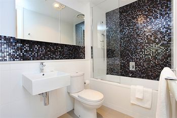 ALT Tower Serviced Apartments - Accommodation NT 9