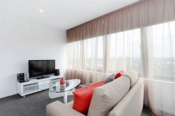 ALT Tower Serviced Apartments - Accommodation NT 11