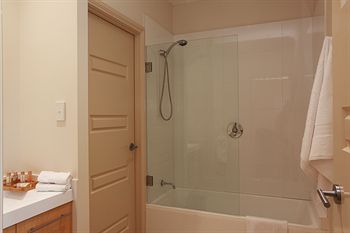 H Boutique Hotel - Accommodation NT 4