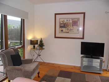 Australian Home Away @ Wonga Park Brushy Creek - Accommodation NT 17