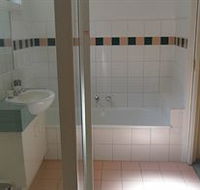 Australian Home Away  Box Hill 21 - Accommodation NT