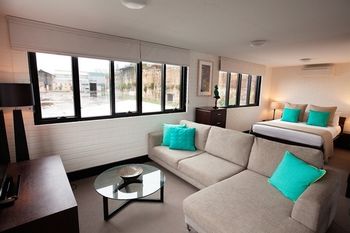 Cockatoo Island - Accommodation NT 24