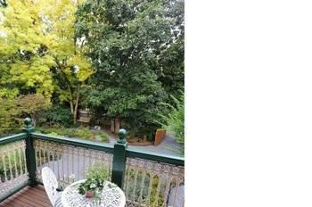 Mary Card's Coach House - NT Tourism 1